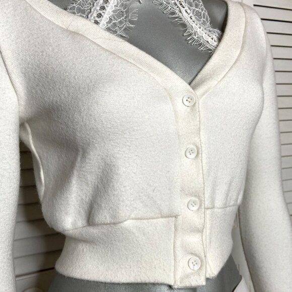 White Cropped Lace Trimmed Sexy V-Neck Cardigan Sweater Fuzzy Faux Fur Cuffs XS - Picture 4 of 7